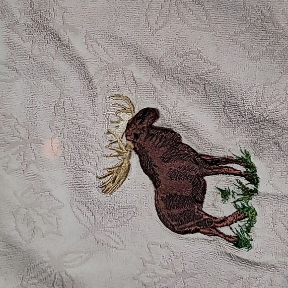 Moose Towels (x2), 1 Hand Towel,  and 1 Wash Cloth - Preloved - Picture 15 of 15